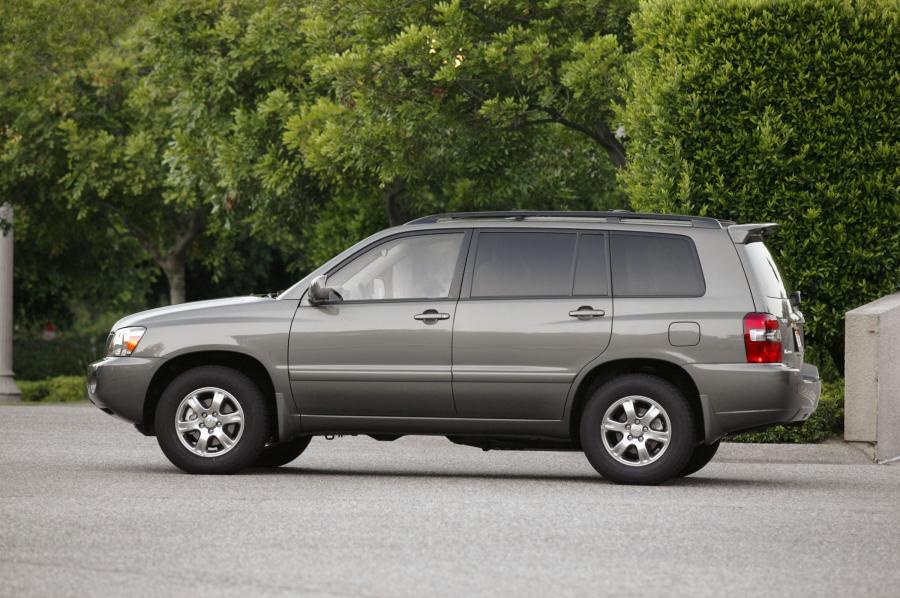  Toyota Highlander 2004 года  (фото 20 из 40)